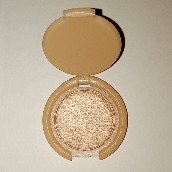 IBY Eyeshadow - Picture 2 of 2